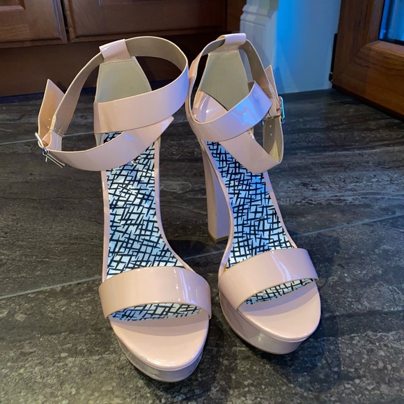 💕Blush Pink Platform Heels - Picture 3 of 7